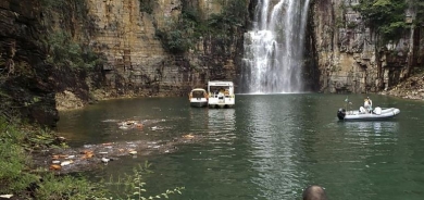 چەند بەلەمێکی گەشتیاری كەوتنە ژێر داڕمانی تاتەبەردێكی گەورە