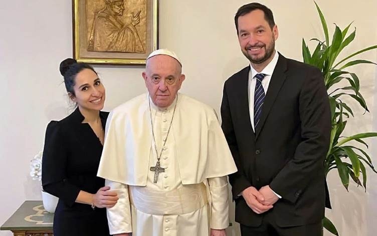 Papayê Vatîkanê bo Svetlana Kasyan: Divê em ji bo Kurdên Êzdî dua bikin