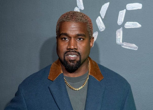 كانێ وێست كۆنسێرت و كارە بازرگانییەكانی دەباتە ڕووسیا