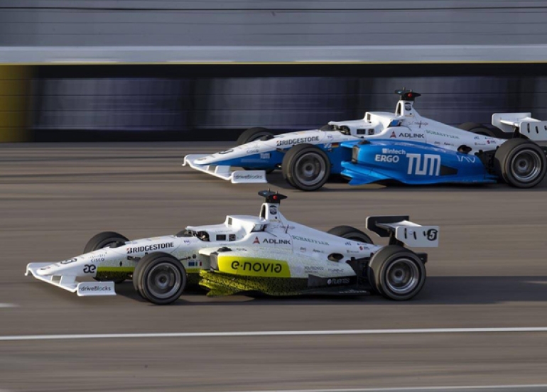 بزانە خێرایی ئۆتۆمبێڵێكی بێ شۆفێر گەیشتە چەند