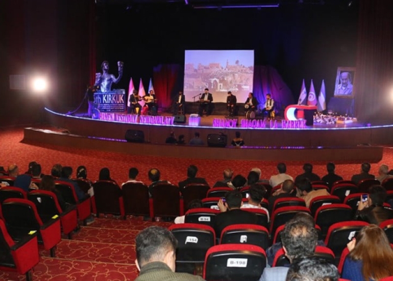 عەلی كەریم هونەرمەندی بە ئەزموون بۆ گوڵان: شانۆكارانی باشوور دەبێ بەخۆیاندا بچنەوە و لە ئاستی سەد ساڵەی سەرهەڵدانی شانۆدا بن