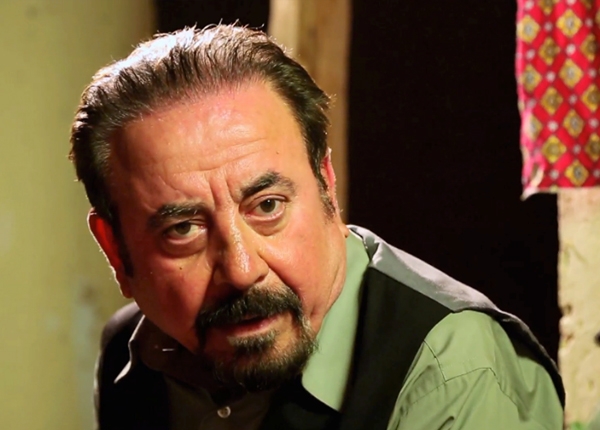 عەلی كەریم هونەرمەندی بە ئەزموون بۆ گوڵان: شانۆكارانی باشوور دەبێ بەخۆیاندا بچنەوە و لە ئاستی سەد ساڵەی سەرهەڵدانی شانۆدا بن