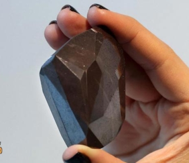 گەورەترین ئەڵماسی ڕەشی جیهان لە دوبەی نمایش کرا