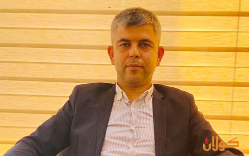 محەمەد موحسین  شارەزا لە بواری ئابووریی دارایی و بەڕێوەبردنی ململانێكان بۆ گوڵان:     لە عێراقدا سیاسییەكان لەبری ئابووریناسان بڕیار لەسەر قەیرانی ئابووری و دارایی دەدەن