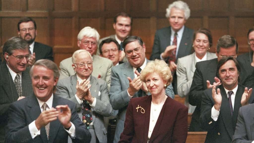 هل النساء أفضل من الرجال في إدارة المجتمعات والبلدان؟