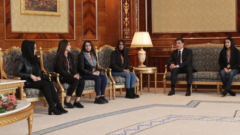 Nêçîrvan Barzanî li gel keçên werzişvan civiya