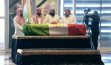 بحضور رئيس حكومة إقليم كوردستان .. استقبال جثمان الشخصية الايزيدية المعروفة الشيخ شامو