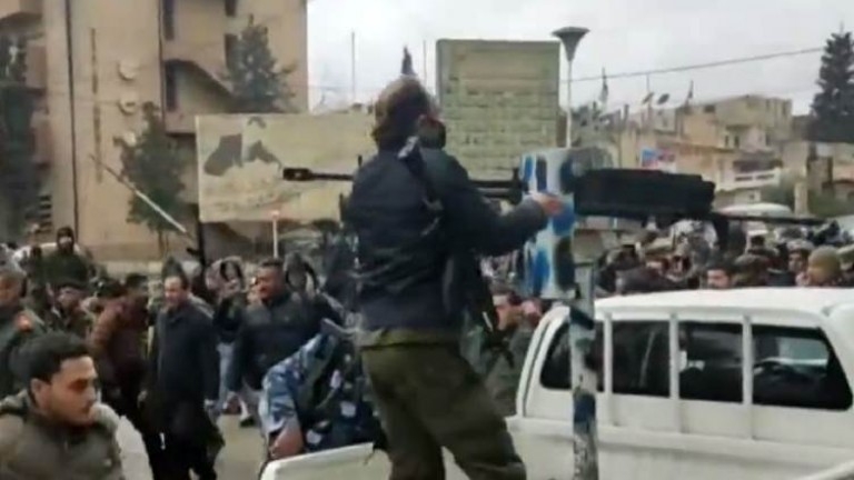 Şêniyên taxa Senayî malên xwe vala dikin