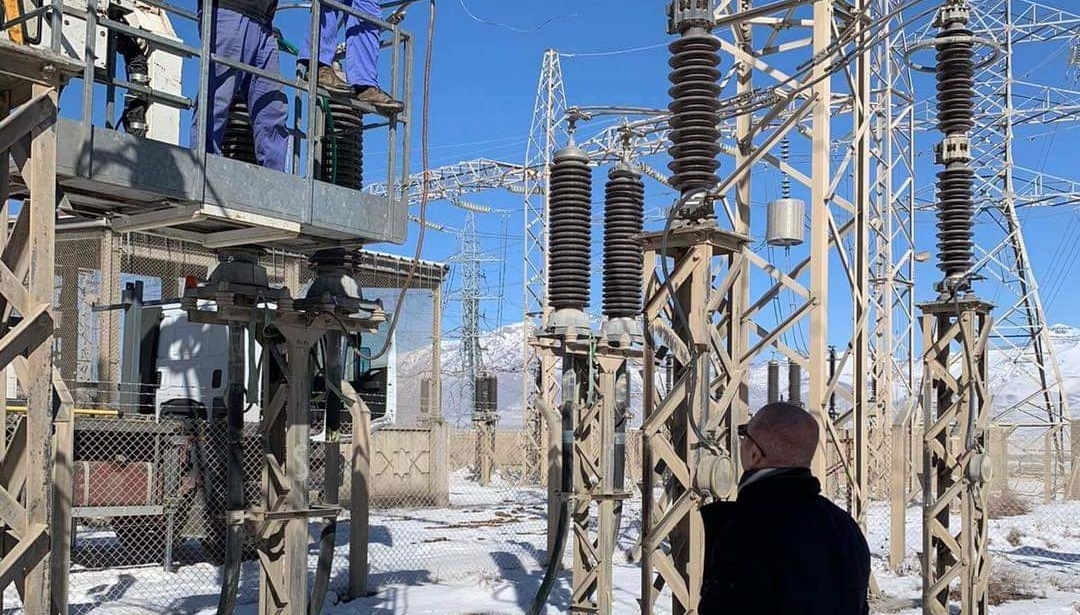 بالتزامن مع موجة البرد.. كهرباء السليمانية تجهز بنجوين بـ(20) ساعة