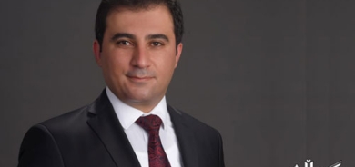 سیپان شێروانی  ئەندامی خولی پێنجەمی ئەنجومەنی نوێنەرانی عێراق بۆ گوڵان:     سەرۆك بارزانی داوای لێ كردین پرسە دەستوورییەكانی گەلی كوردستان ئەولەوییەتی كارەكانمان بێت