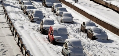 Heavy snowfall causes travel chaos in Istanbul and Athens