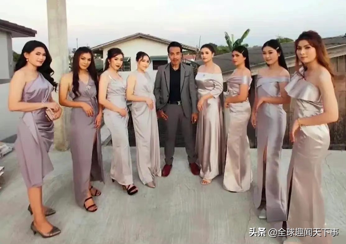 رجل يتزوج 8 نساء .. وزوجاته: نحبه بجنون