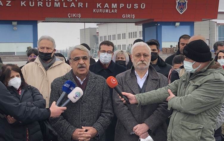 Mîthat Sancar li ser Doza Kobanî: Doza jinavbirin û tolhildanê ye