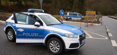 لە کاتی ئێشکگریی شەودا دوو ئەفسەری پۆلیسی ئەڵمانیا بە گوللـە كوژران