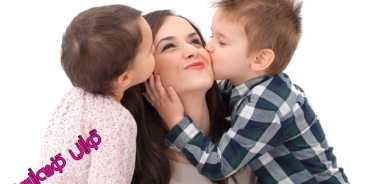 دایكی نموونەیی ئەوەیە كە ڕۆڵەیەكی كارامە پێشكەشی كۆمەڵگە بكات