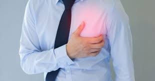 متى تتصل بالطوارئ؟.. 12 سببا لآلام الصدر