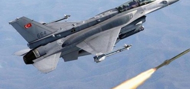 تركيا تنفذ غارات جوية على مواقع 