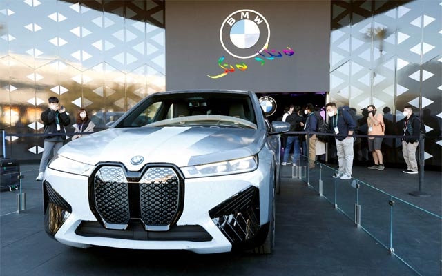 ڕەنگی ئوتۆمبێلەكەت بگۆڕە