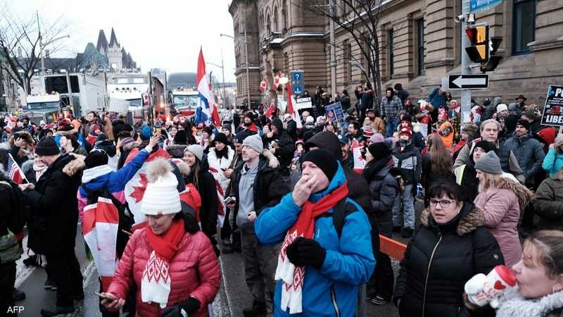 بايدن يحذر ترودو من 