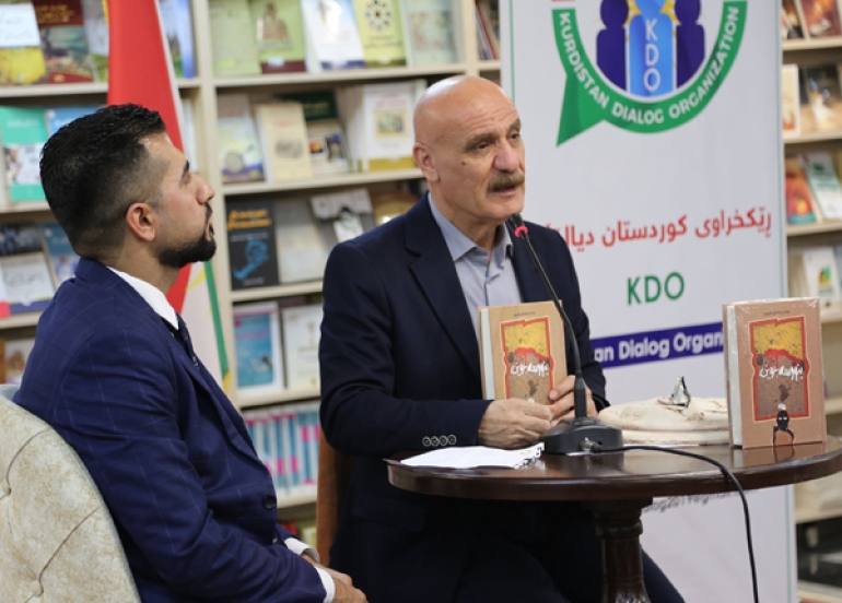 لە شاری سلێمانی ڕۆماننووس (جەبار جەمال غەریب) كۆڕێكی هونەری سازكرد