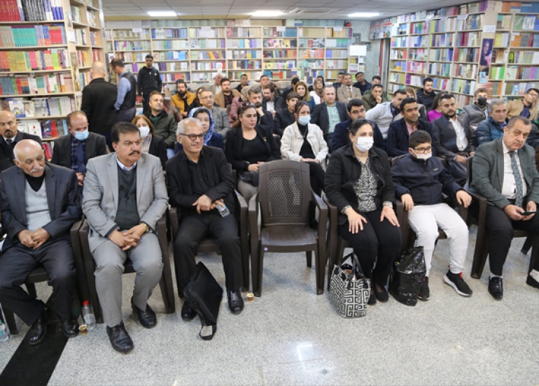 لە شاری سلێمانی ڕۆماننووس (جەبار جەمال غەریب) كۆڕێكی هونەری سازكرد