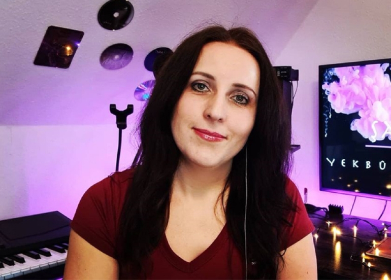 هونەرمەند یەکبوون بو گوڵان: وه‌ك ئەرك دخوازم پیتر لسه‌ر زمانێ خوه‌ كار بكەم