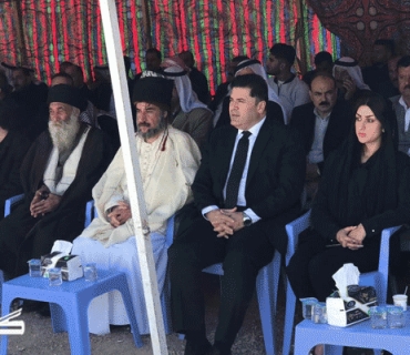 لە مەراسیمی کردنەوەی (٧٠) گۆڕی قوربانیانی ئێزیدی لە گوندی حەردان