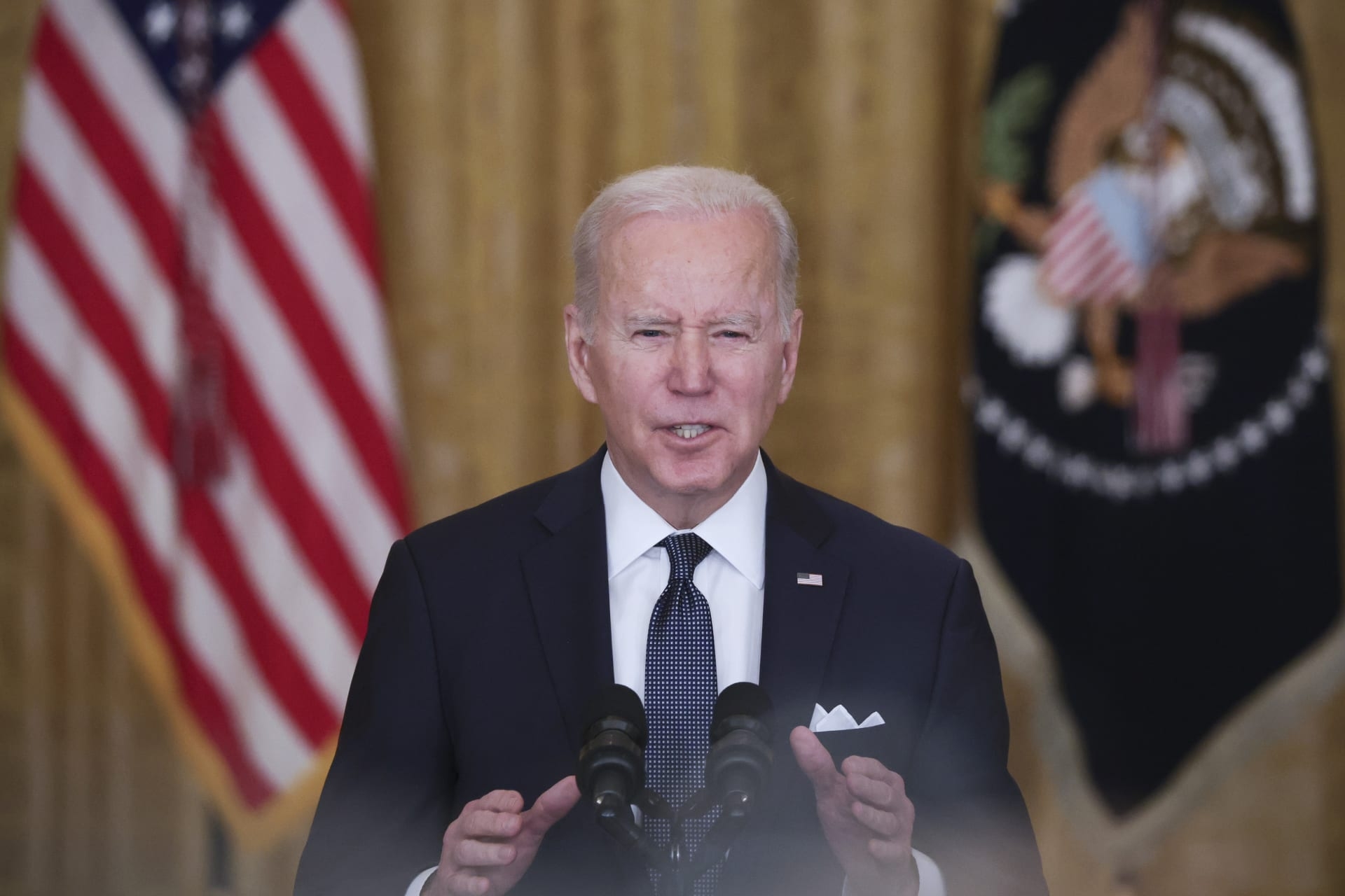 بايدن: لن ننخرط بعمل عسكري بأوكرانيا وسنفرض عقوبات على روسيا