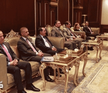 ئەمڕۆ یەكشەممە هاوپه‌یمانی سێقۆڵیی پارتی دیموكراتی كوردستان و رەوتی سه‌در و هاوپەیمانیی سیاده‌ی عەرەبی سوننە له‌ به‌غدا، له‌باره‌ی پرسه‌كانی پێكهێنانی حكوومه‌تی داهاتووی عێراق و پۆستی سه‌ركۆمار كۆبوونه‌وه‌.