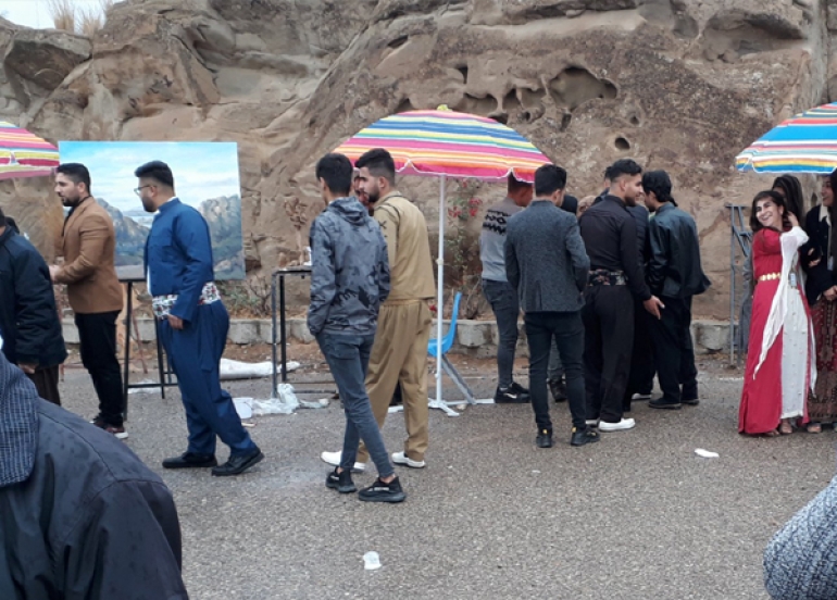 با هونەر قەڵغانی ژینگە بێت