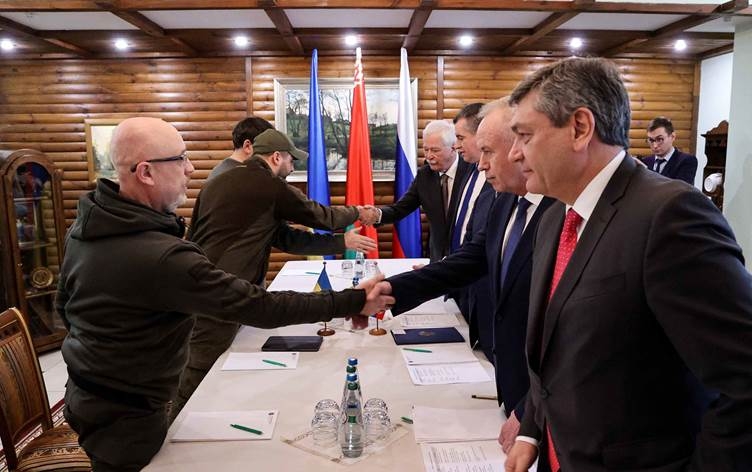 Danûstandinên Rûsya û Ukrayna; korîdoreke mirovî tê vekirin