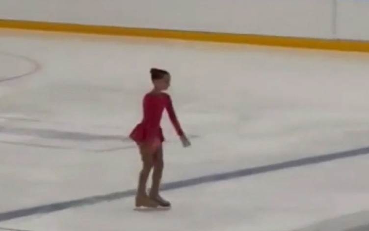 Li Denmarkê zarokeke Kurd di reqsa li ser qeşayê de bû yekemîn