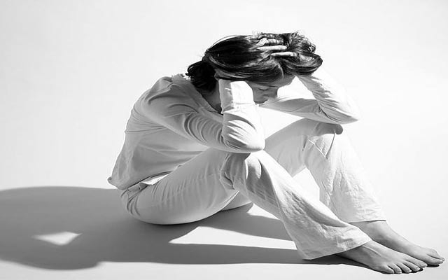 بە نیشانەكانی پەستی ئاشنا بە