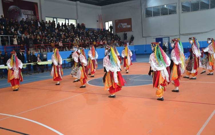 Li Bedlîsê pêşbirka Govendê bi beşdariya 32 koman hat lidarxistin