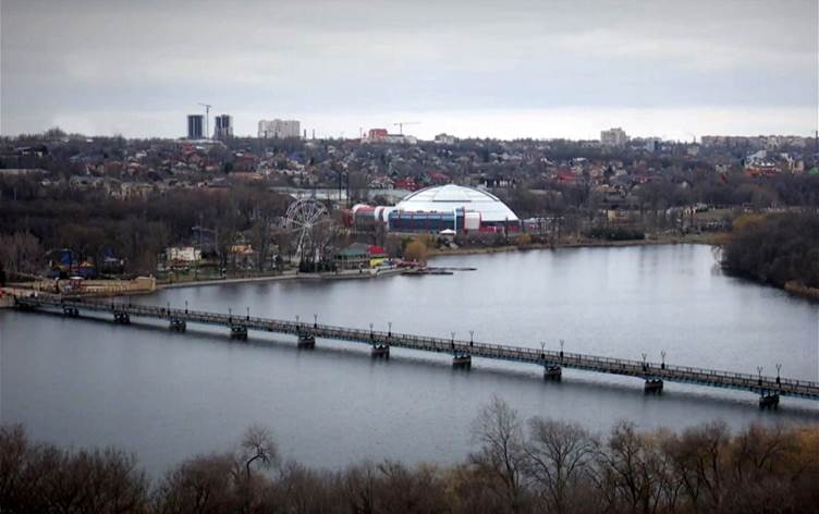 Donbas; jiyana di nav tirs, wêrankarî û windakirinê dek