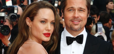 براد بێت سكاڵا لە دژی ئەنجلینا بەرز دەكاتەوە