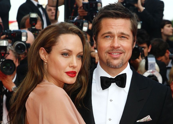 براد بێت سكاڵا لە دژی ئەنجلینا بەرز دەكاتەوە