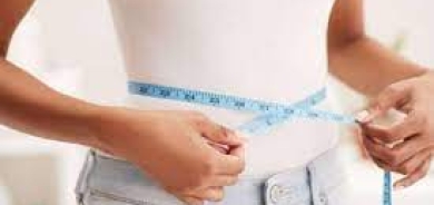 للتخلص من دهون البطن.. تناولي هذه الفاكهة يومياً