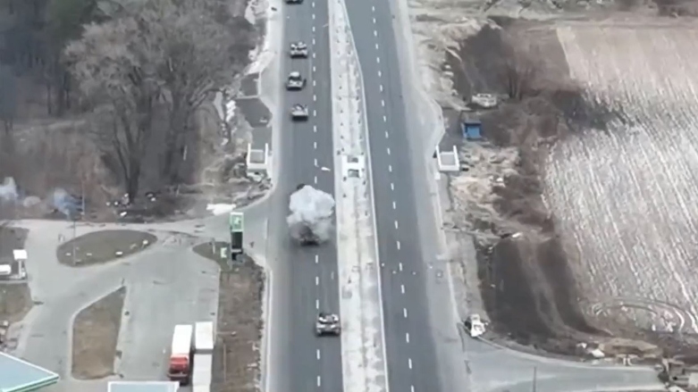 Karwaneke serbazî ya Rûsyayê li nêzîkî Kîevê hat têkbirin