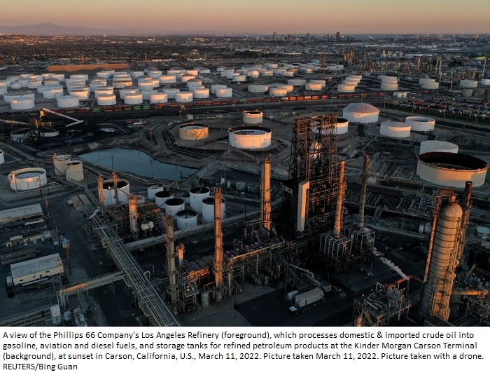 Oil prices fall, continuing downward trend from last week