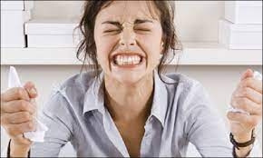 عض الأسنان أثناء النوم .. علامات تشير إلى هذه المشكلة