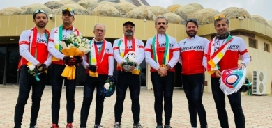 Komek sporvanên Rojhilatî bi bîsîklêtê ji Sine gihîştin Helebcê