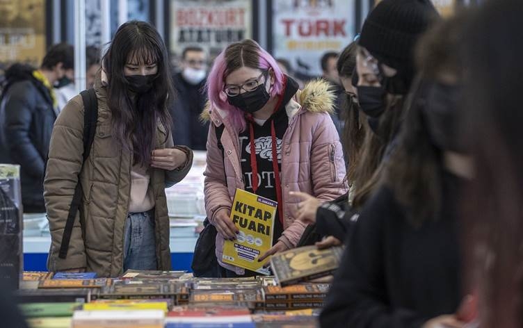 Pêşengeha Enqerê bêyî weşanxaneyên Kurdî birêve diçe