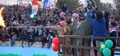 الرئيس بارزاني يوقد شعلة نوروز في أربيل