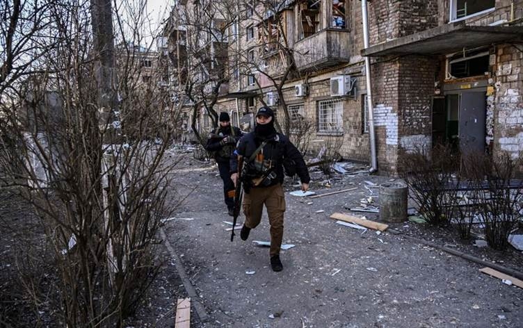 أوكرانيا: إلقاء السلاح والاستسلام في ماريوبول غير وارد