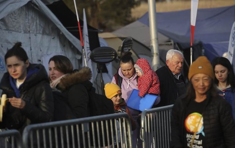 Soylu: Heta niha 58 hezar koçberên Ukraynî gihîştine Tirkiyê