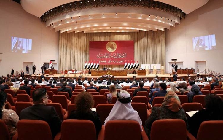 البرلمان ما يزال بفخ الثلث المعطّل.. منار العبيدي : لا جلسة بغياب الإطار والاتحاد الوطني