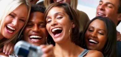 فوائده تفوق التوقعات .. هذا ما يُقدمه الضحك لصحة قلبك