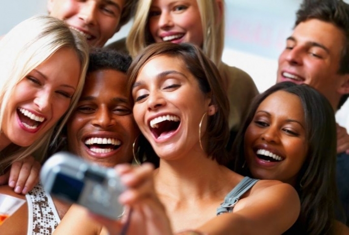 فوائده تفوق التوقعات .. هذا ما يُقدمه الضحك لصحة قلبك