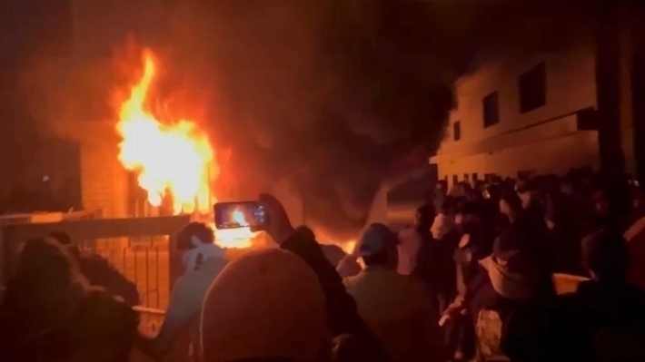 سياسي عراقي : من المعيب جداً ان لاتستطيع بغداد حماية مقر للديمقراطي الكوردستاني